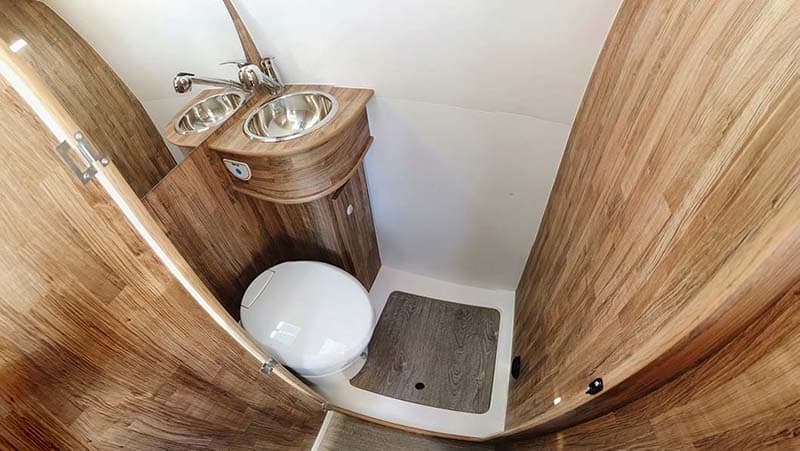 bano interior camper l2h2