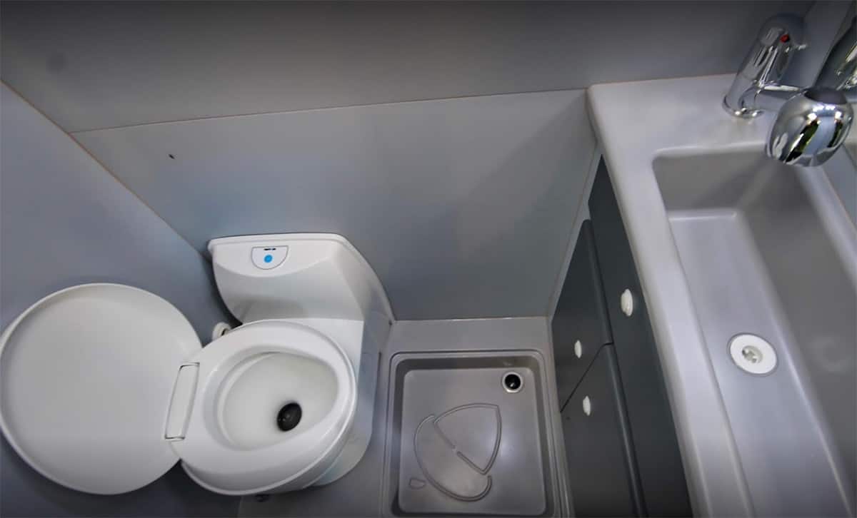 interior baño citroen jumper l3h2